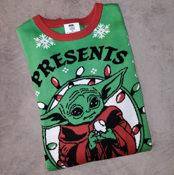 Star Wars | Yoda Mandalorian Red & Green Snowflake Christmas Sweater Size XL - Picture 2 of 14